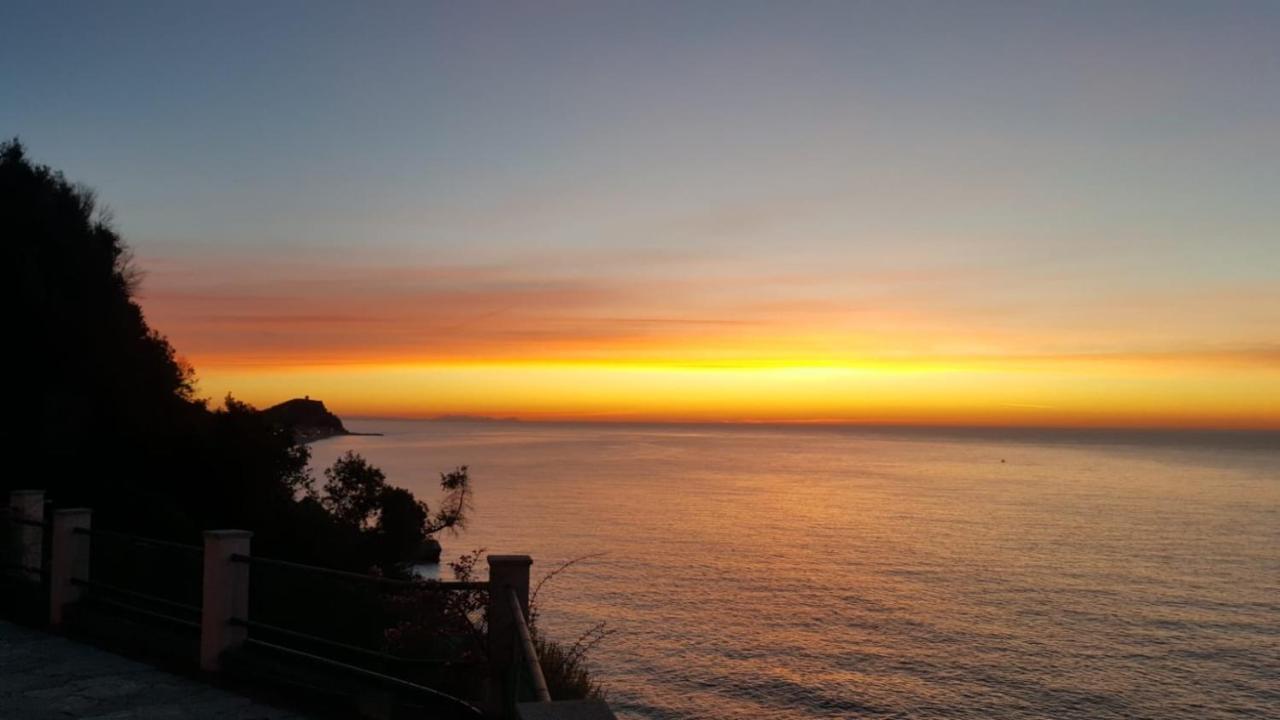 Albergo Aduepassi & Servizio Bike Shuttle Finale Ligure Dış mekan fotoğraf